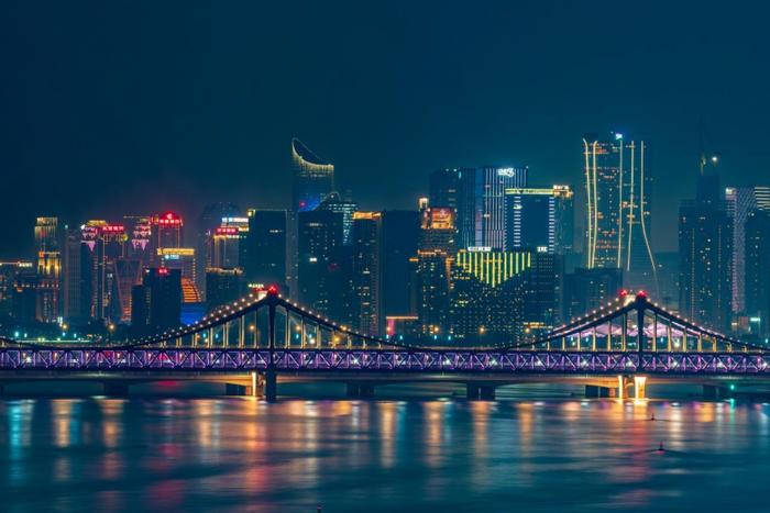 钱塘江夜景 照片来源:小红书 摄影小陈